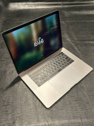 Macbook Pro 15" Touch Bar 2018 2.2ghz i7 processor 16 500GB - $350