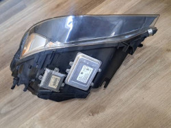 Used BMW 2002-2007 E60, 2004-2007 E61 Right/Passenger XENON Headlight with bulbs - $220 (Elizabeth)