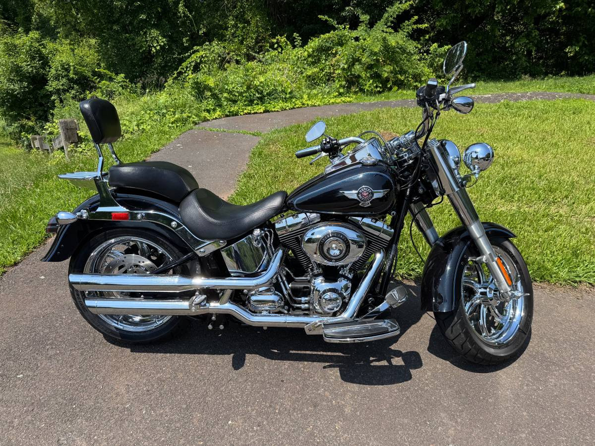 📲2013 HARLEY-DAVIDSON FLSTF "FAT BOY" * ONLY 5k Mi*HUGE $$$ IN CHROME - $8,900 (📱MERIDEN)-pic_1