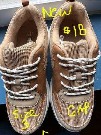 GAP SNEAKERS(SIZE 3-BOYS -NEW) - $15 (Brooklyn)