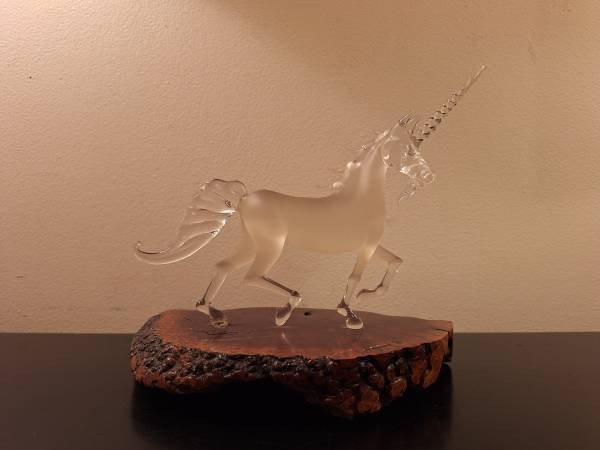 Hand blown vintage unicorn Warren Hooper 1980 - $150 (Upper East Side)