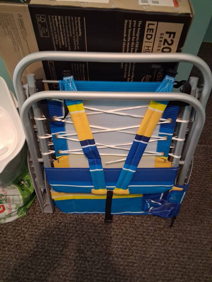 Homevative Backpack Fold-Up Beach Chair, 5 Positions, Towel bar, Coole - $50 (Corona)-pic_1