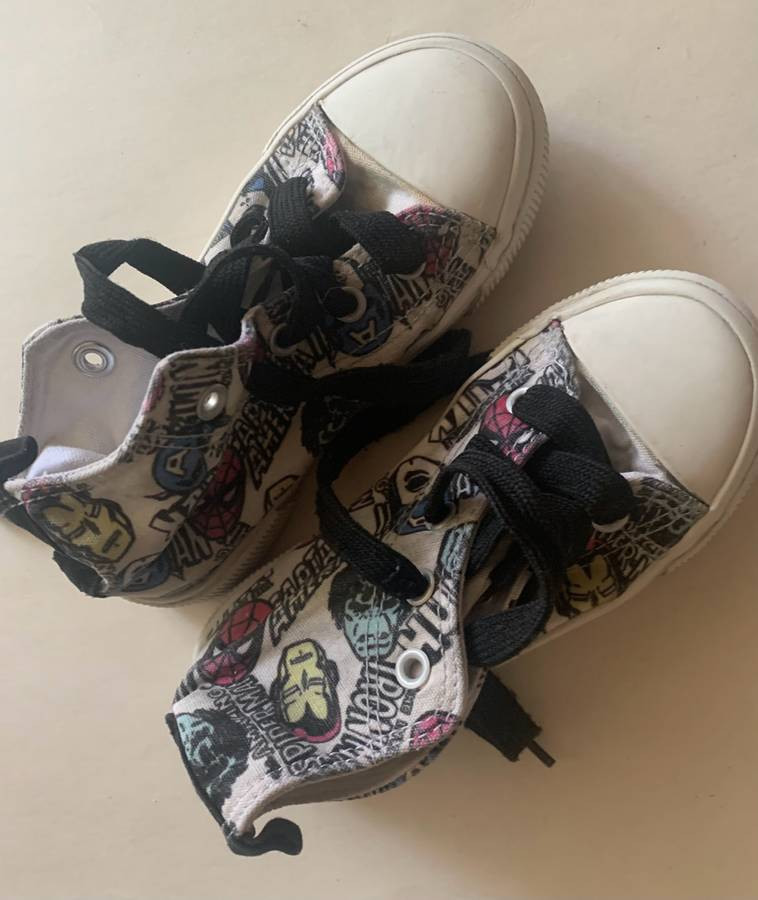 Marvel girls sz 1 sneakers, excellent condition - $5 (Brooklyn)-pic_1