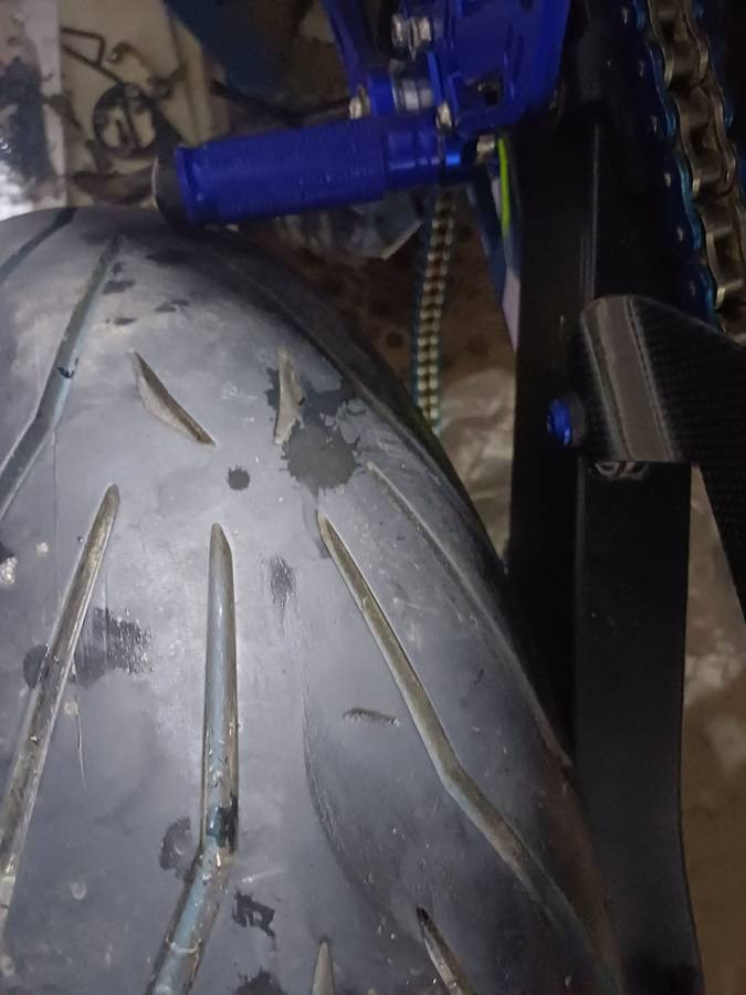 Pirelli Angel GT rear, almost new w/damage ZR17 Fits Suzuki GSX-R 600 2001 - $70 (Midtown)