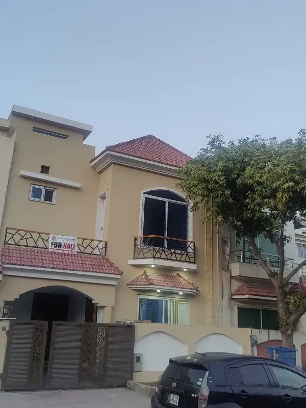 House for Sale in Bahria Town Phase 8 - Ali Block, Rawalpind-image